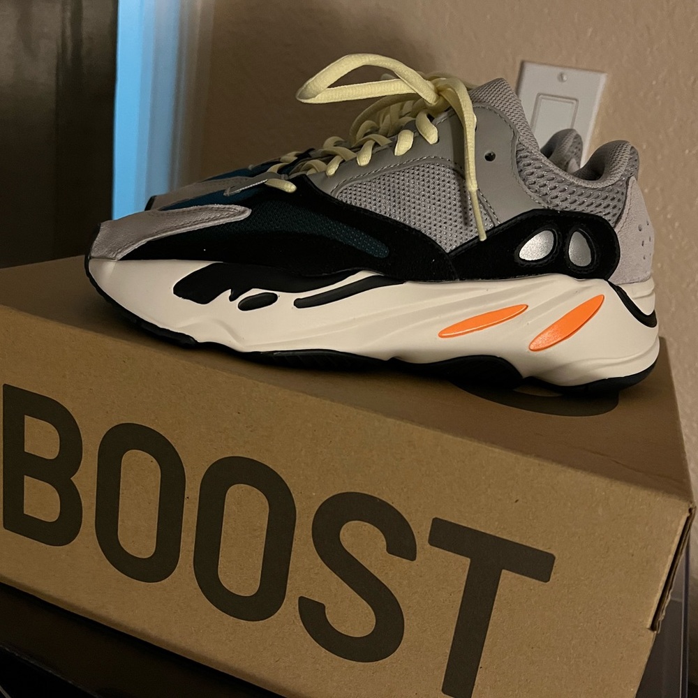 Yeezy Boost 700